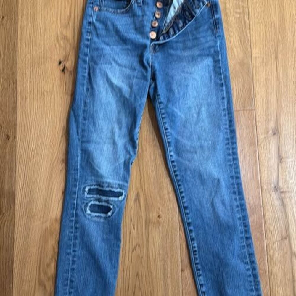 J.Crew Women’s Jeans Size 25 – Medium Wash Distressed Straight/Slim Denim